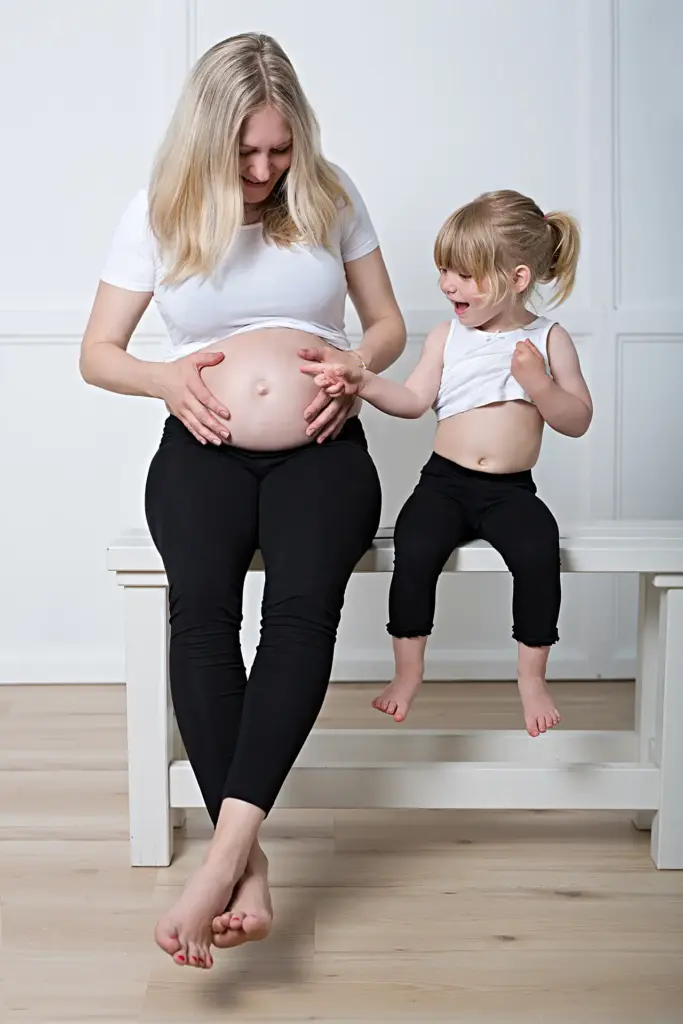 Mutter mit kleiner Tochter